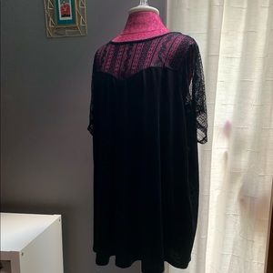 NWOT TORRID BLACK LACE YOKE LATTICE BACK - Size 4